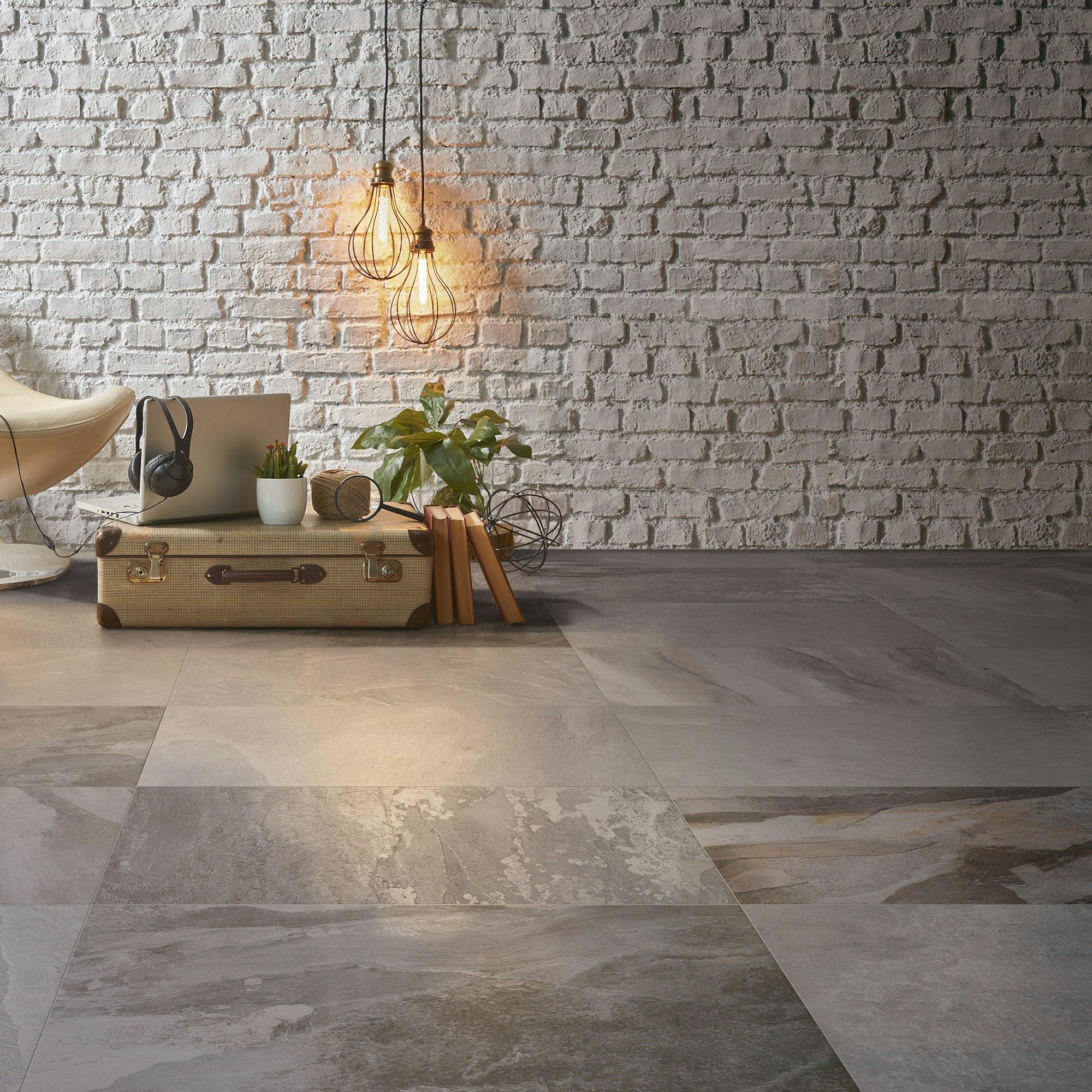 Bayeux Silver Floor Tile